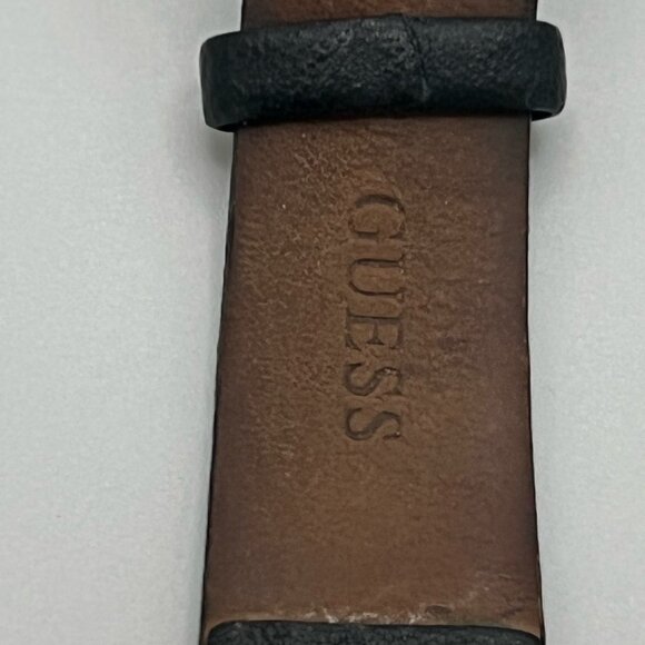 Guess Steel Ladies Watch Silver White Black Leather Strap Working - Picture 7 of 8